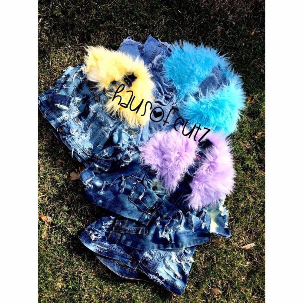 Jean jackets with fur collar